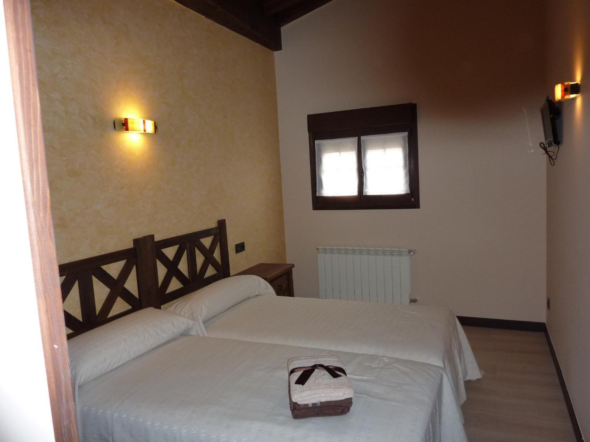 La Cerca De Dona Jimena Guest House Modubar de San Cibrian Ngoại thất bức ảnh