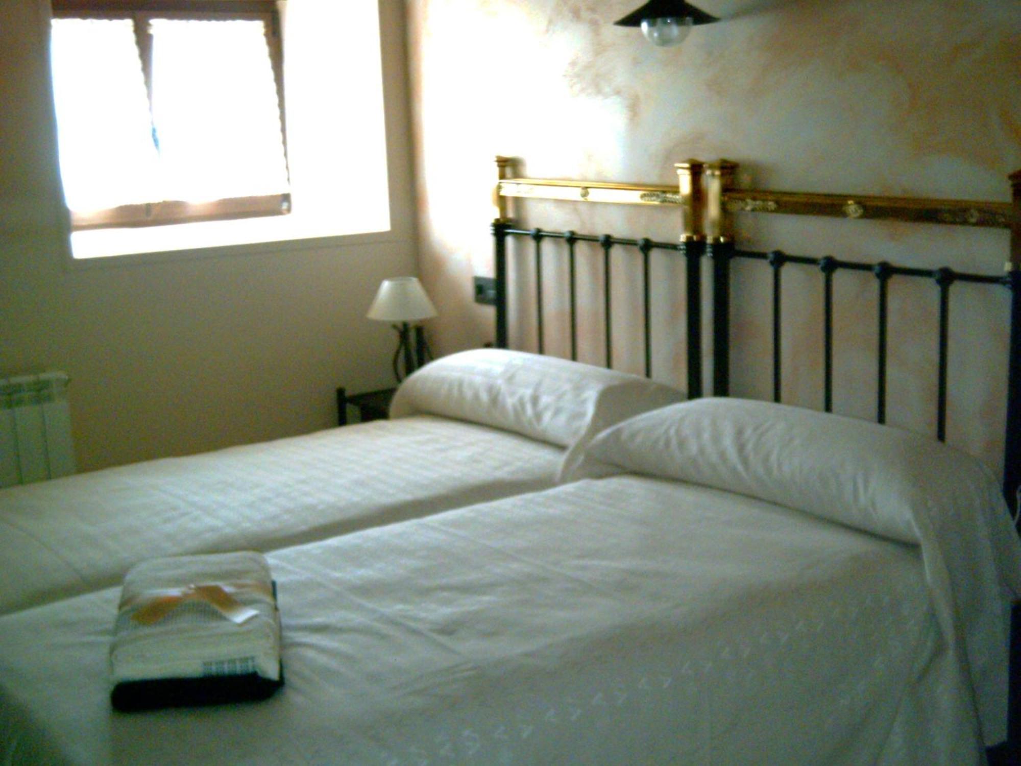 La Cerca De Dona Jimena Guest House Modubar de San Cibrian Ngoại thất bức ảnh
